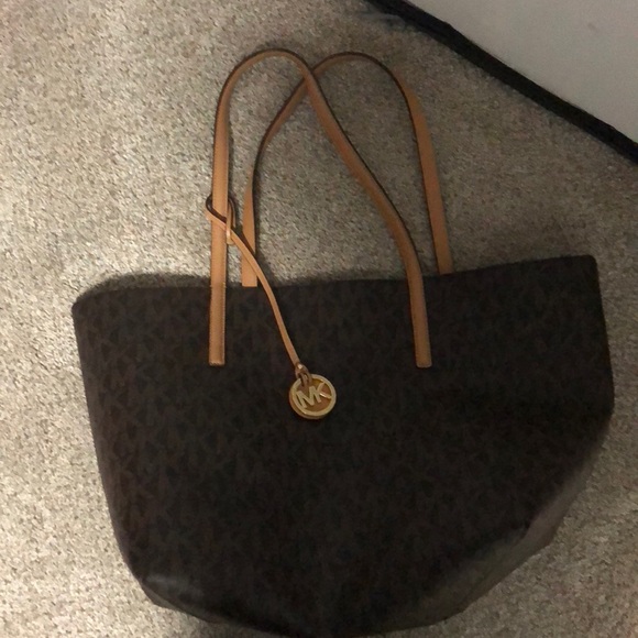 Woman’s Michael kors tote bag - Picture 1 of 3